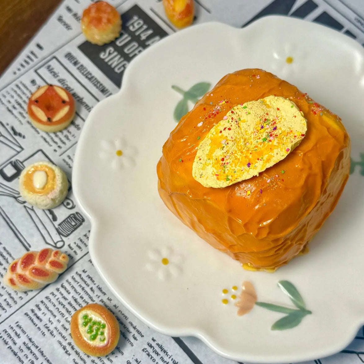 Banana-flavored cream bun squishy in soft bakery-style design